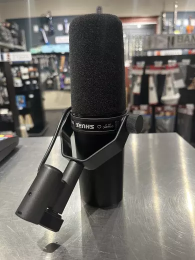 Shure - SM7B Large Diaphragm Cardioid Dynamic Microphone 2